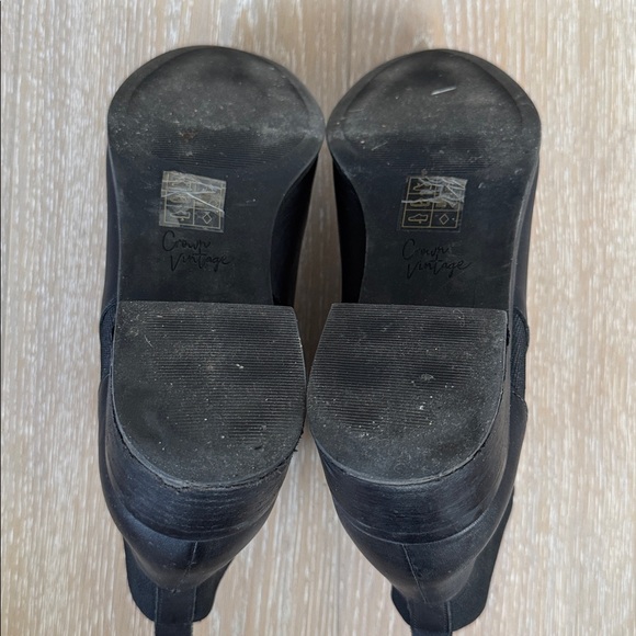 Crown Vintage Afessa Black Ankle Bootie - Picture 8 of 8
